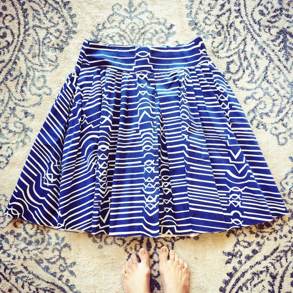 Maeve geometric print pleated blue & white skirt